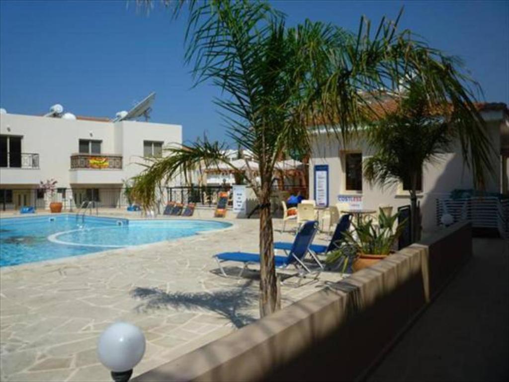 Ifestos Kings Resort Appartment Paphos Exteriör bild