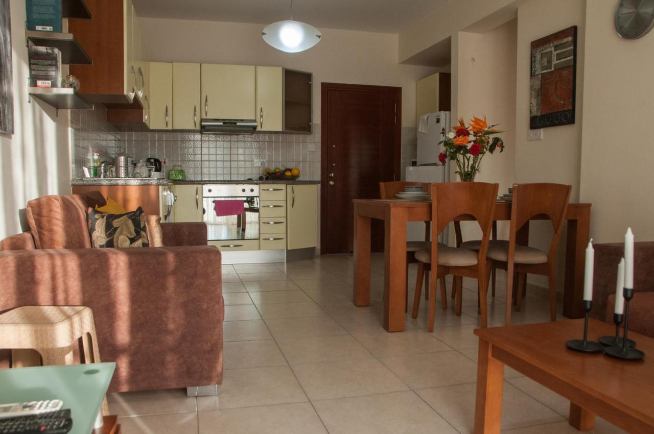 Ifestos Kings Resort Appartment Paphos Exteriör bild